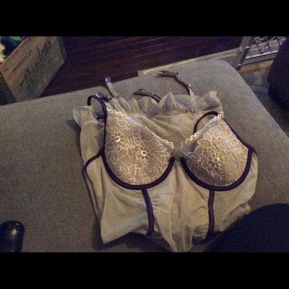 Victoria secrets - Picture 1 of 5